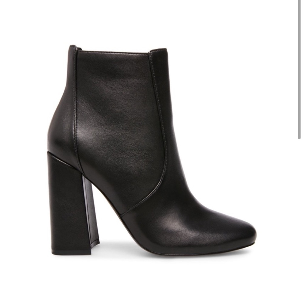 Steve Madden Trix genuine leather black ankle booties 9